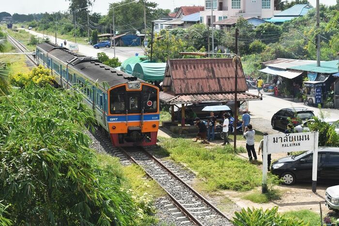 本当の終点、マライメン仮乗降場に入線した貸し切り列車