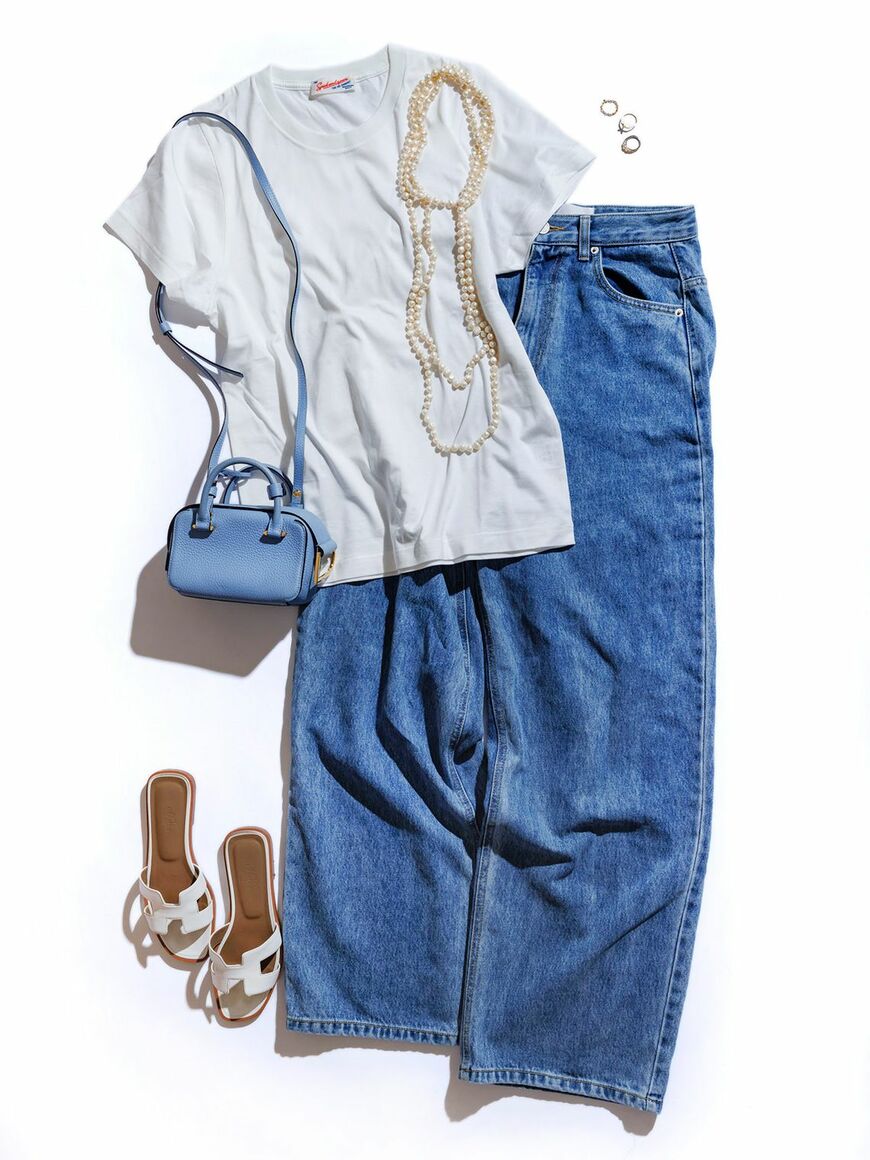 白Tにデニム、パールを合わせた着こなし