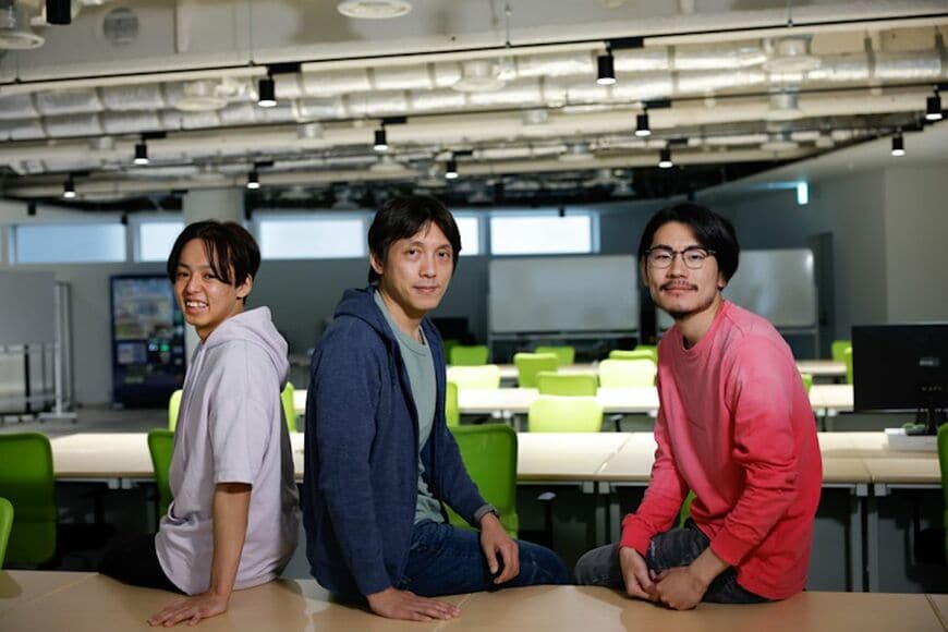 LayerX イネーブリングチーム 写真左から、泉 将之さん／名村 卓さん／中川佳希さん（写真：エンジニアtype編集部）