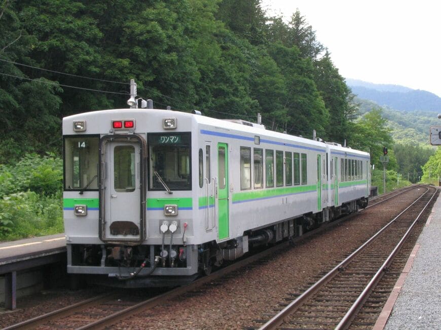 かつては函館本線（山線）の主力であったキハ150形（筆者撮影）