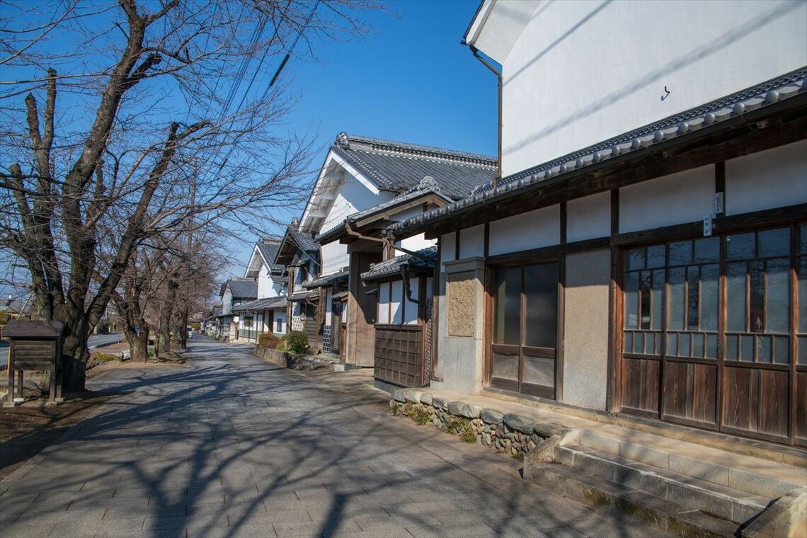 城下町小幡、雄川堰沿い（写真：iroshi / PIXTA）