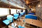ソファーのデザインや色は場所によって異なる