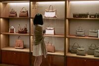 日本は｢中古高級ブランド市場｣の中心地になった