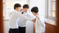 先生は骨折しても泣き寝入り？学校の異常な実態