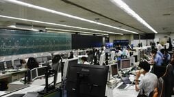 東海道新幹線､意外に知らない｢指令所との通信手段｣　主役は列車無線だがサポート役に｢新たなツール｣も