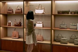 日本は｢中古高級ブランド市場｣の中心地になった