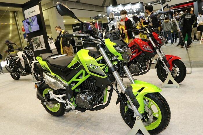 輸入車でも原付二種が増加。こちらはベネリのTNT125(筆者撮影)