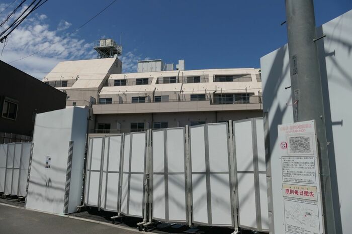 奥に見えるのは南口の駅ビル