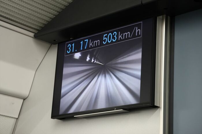 時速503km到達時の車内ディスプレー