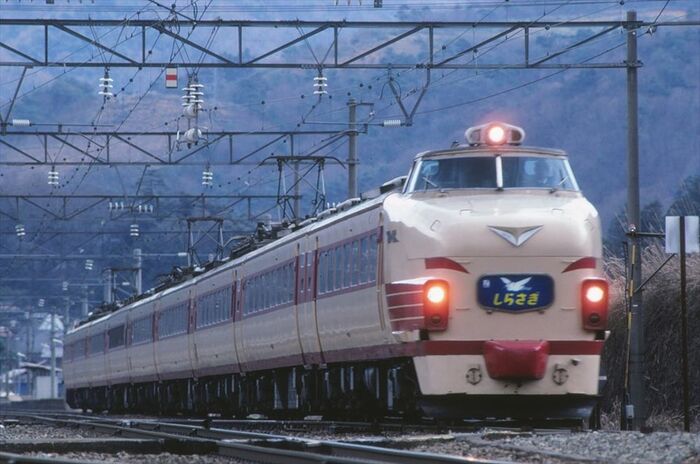 485系ボンネット型先頭車の「しらさぎ」