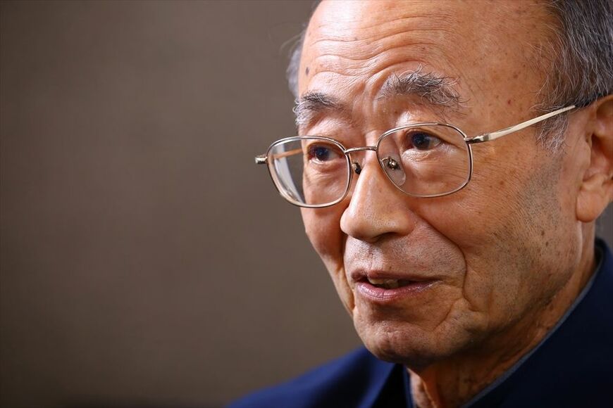 山折哲雄（やまおり・てつお） こころを育む総合フォーラム座長 1931年、サンフランシスコ生まれ。岩 手県花巻市で育つ。宗教学専攻。東北大学文学部印度哲学科卒業。駒沢大学助教授、東北大学助教授、国立歴史民俗博物館教授、国際日本文化研究センター教 授、同所長などを歴任。『こころの作法』『いま、こころを育むとは』など著書多数