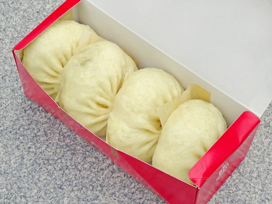 渦中の食となった、551蓬莱の豚まん （写真：STUDIO EST／PIXTA）
