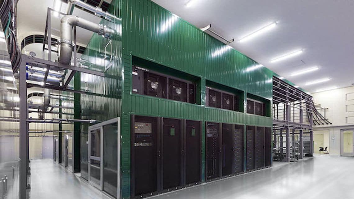 スーパーコンピューター「ABCI」のサーバールーム