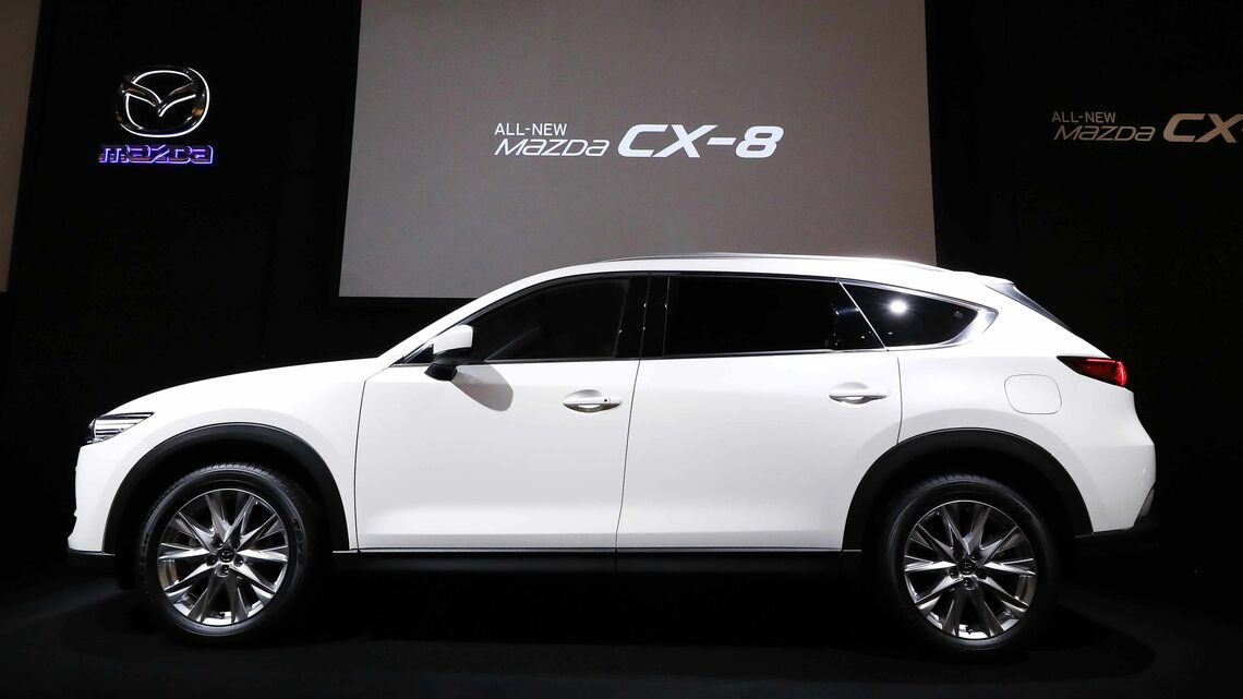 マツダが12月14日に発売した新型SUV「CX-8」。発表から発売まで3カ月間の受注は月間販売目標の6倍を超え、好調な滑り出しを見せた（撮影：尾形文繁）