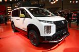 三菱の新型「デリカD:5」をベースにしたキャンピングカー「デリカD:5アクティブキャンパー ロゴス・エディション」（写真：筆者撮影）