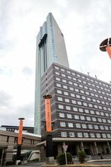 天をつくようなタワーホテル（写真：筆者撮影）