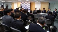 ゾンビ状態の民進党､いつまで延命するのか 両院議員総会では前原バッシングが炸裂