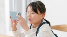 懐かしのアプリゲーム｢にゃんこ大戦争｣が"1億2000万DL突破"の本質　世界で愛される｢ローカルの濃さ｣とは？