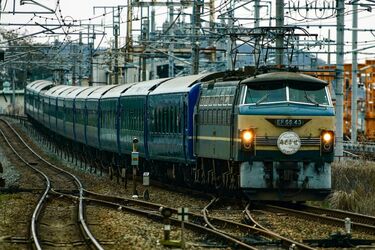 国鉄最強の電気機関車｢EF66｣今どこで見られる？ カットボディも含め