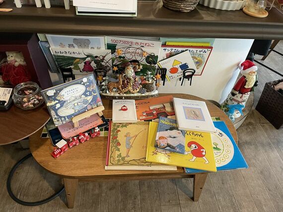 店内に並べられた本