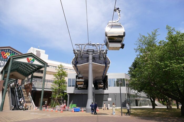 横浜ワールドポーターズにデッキで直結