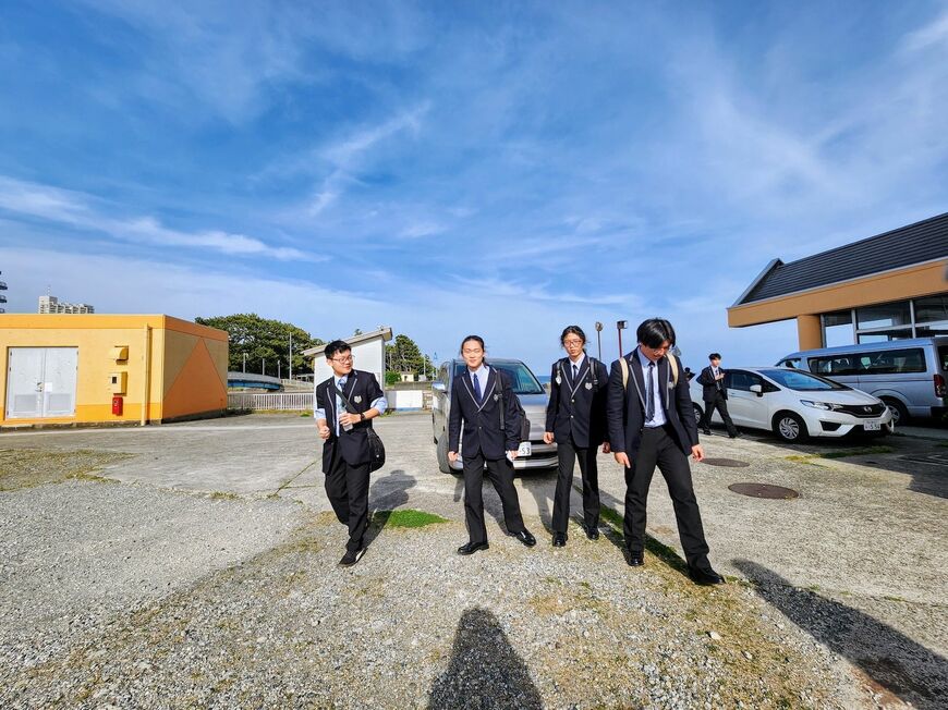 下校する生徒たち（写真：中島氏撮影）