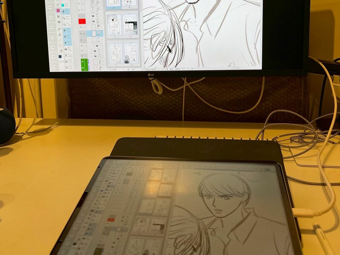 デジタル作画の仕事風景（写真：ひうらさん提供）