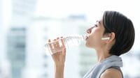 本当のところ｢水｣はどれくらい飲めばいいのか 適切な水分補給が老化を遅らせる可能性