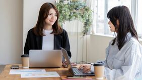 なぜ｢嫌われたくない｣と本当は断りたい頼みまで引き受けてしまうのか？ 他人の目から自由になる｢放っておこう｣という考え方