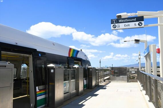 Honolulu Skyline Middle Street Transit Station