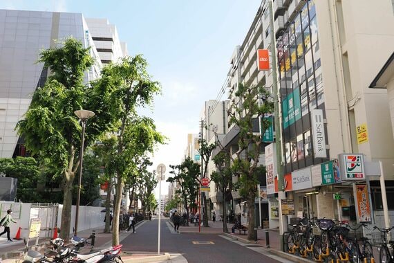 江坂駅 ウエストサイドストリート