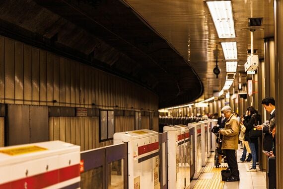 京王電鉄 新線新宿駅