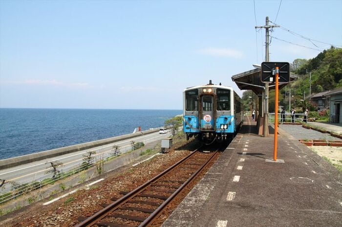 予讃線の下灘駅（JR化後の姿）