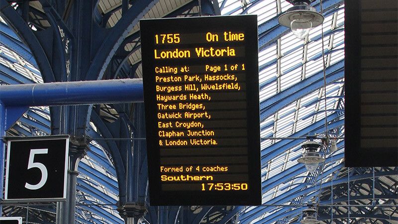 日本の鉄道｢英語アナウンス｣は回りくどい？ 英国のようにもっと
