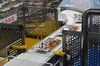 おなじみのパッケージ包装されて出荷されていく