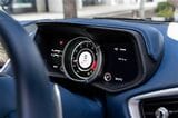 アストンマーティン「DB11」（写真：三木 宏章）