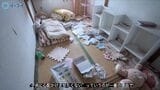 猫たちが引っ掻いてボロボロになった家具たち（画像：「イーブイ片付けチャンネル」より）