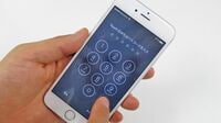 iPhone｢ロック解除問題｣は日本にも波及する アップルとFBI激突､"端末情報"は誰のものか