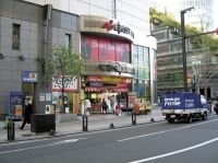 エディオンも株式取得　ベスト電器争奪で火花