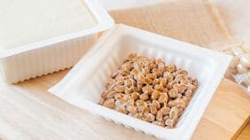 なぜ腐っていそうな｢納豆｣に｢腐｣がなく､腐っていない｢豆腐｣に｢腐｣があるのか　漢字専門家が解き明かす語源のナゾ