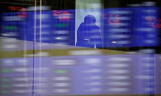 日経平均3日ぶり反落､先物売りで安値引け