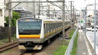 JR南武線｢ブルーインパルス飛行｣で際立つ存在感