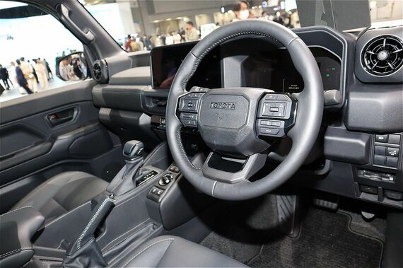 ランドクルーザーFJのインテリア