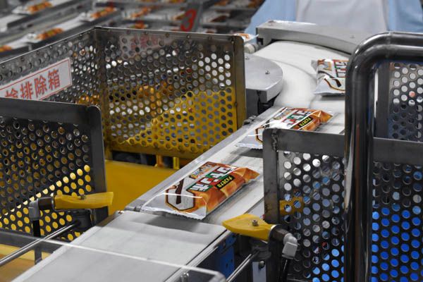 おなじみのパッケージ包装されて出荷されていく