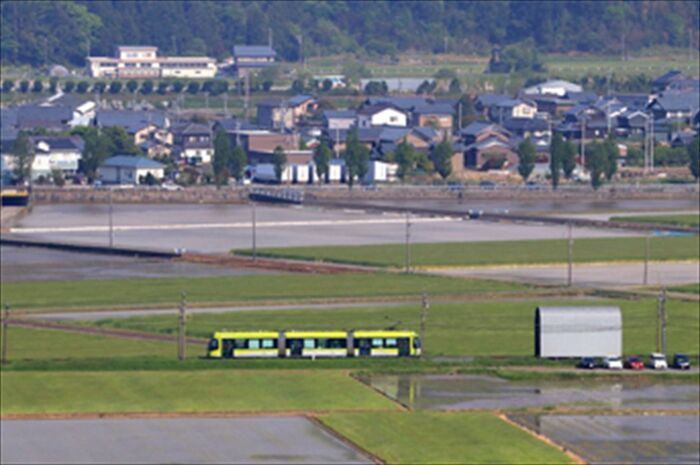 三十八社付近を行く「フクラム」
