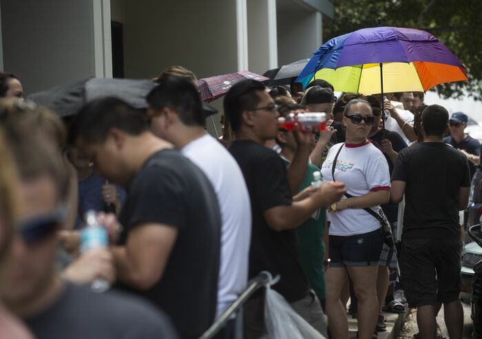 オーランドでは輸血を希望する人が殺到している