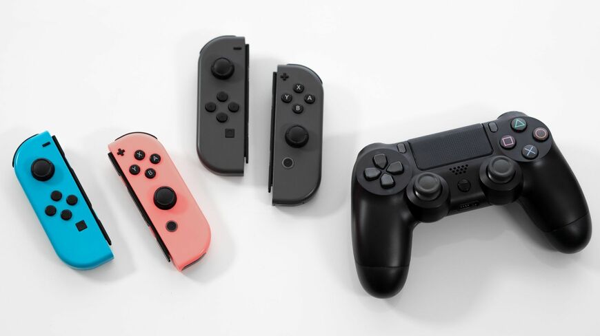ゲーム機のコントローラー