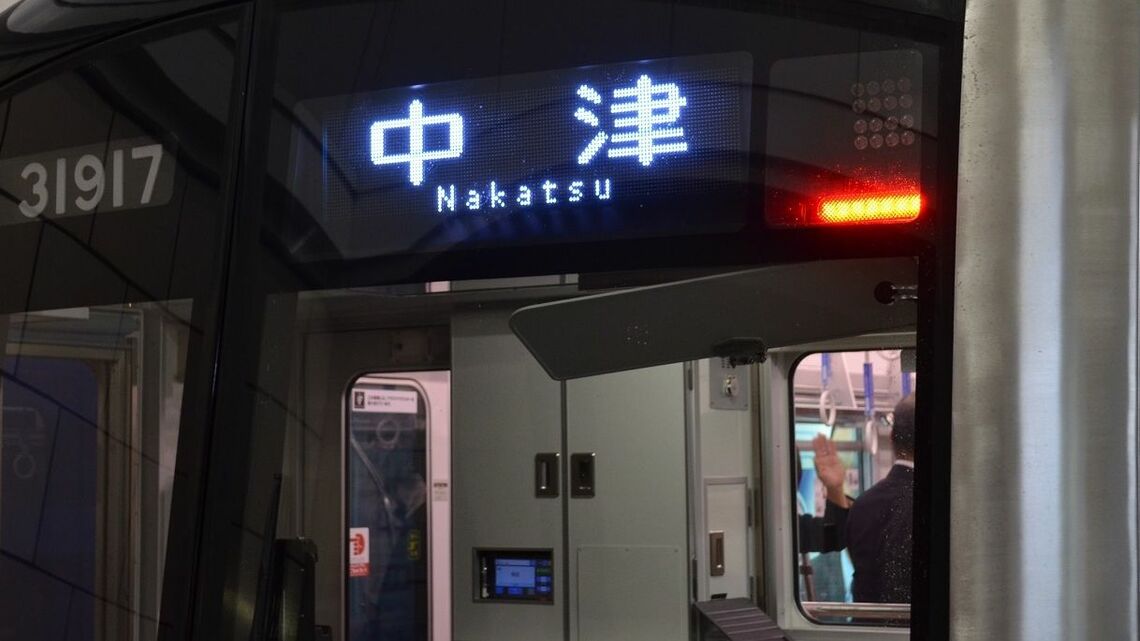 大阪メトロ御堂筋線の「中津行き」。新大阪で急いで新幹線に乗りたい人にとっては出会いたくない列車だ（筆者撮影）