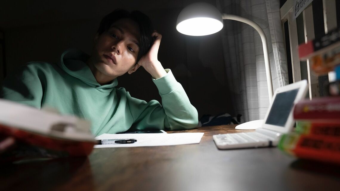 2人に1人が奨学金を借りている時代、学生たちの奨学金への意識・知識が向上しない背景には、制度運用面の問題点がある（写真：Taki／PIXTA）