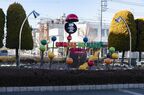 おもちゃのまち駅西口広場には“おもちゃのまち”らしい